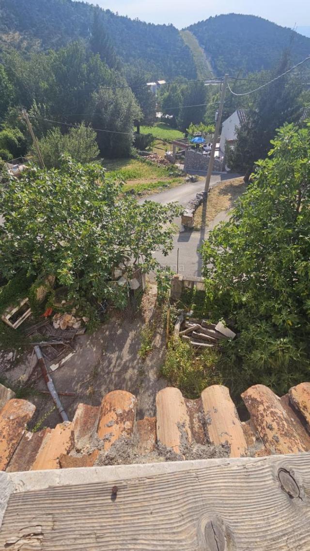 Samostojeća kuća u visokoj rou- bazi Kraljevica, Križišće 