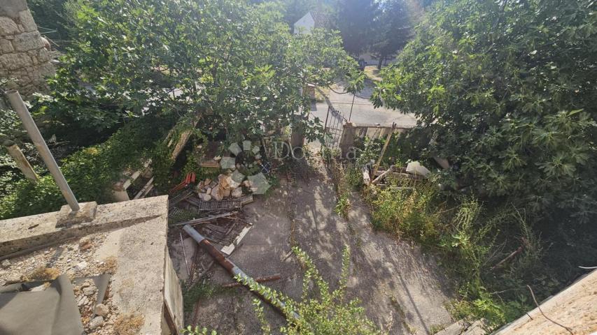 Samostojeća kuća u visokoj rou- bazi Kraljevica, Križišće 