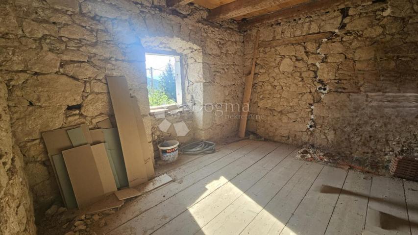 Samostojeća kuća u visokoj rou- bazi Kraljevica, Križišće 