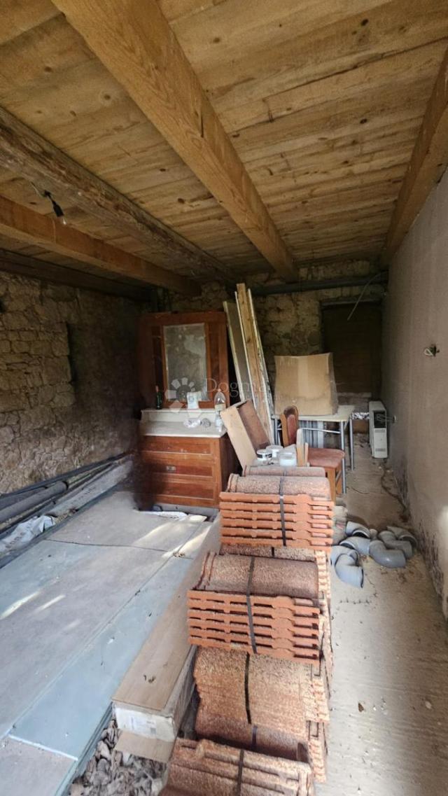 Samostojeća kuća u visokoj rou- bazi Kraljevica, Križišće 