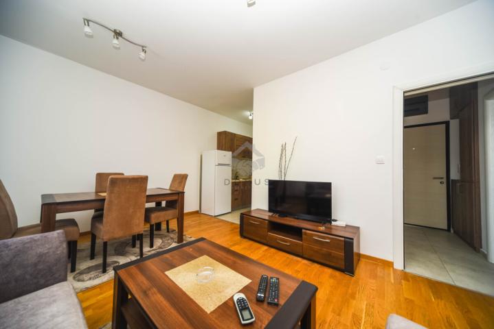 Jednosoban stan 45m2 + parking, Zabjelo - Podgorica