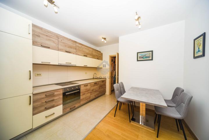 Dvosoban stan 70m2 + garaža, City Kvart - Podgorica