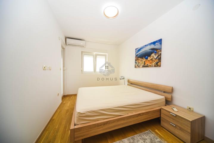 Dvosoban stan 70m2 + garaža, City Kvart - Podgorica