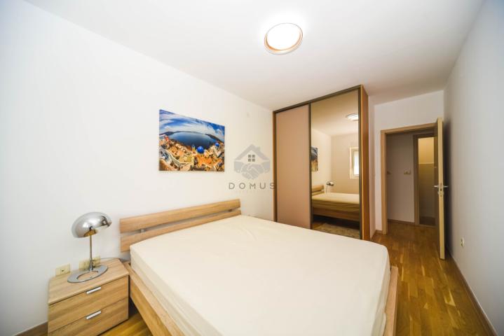 Dvosoban stan 70m2 + garaža, City Kvart - Podgorica