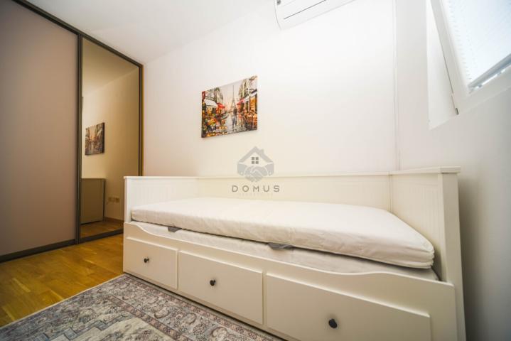 Dvosoban stan 70m2 + garaža, City Kvart - Podgorica