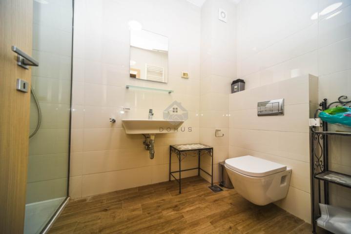 Dvosoban stan 70m2 + garaža, City Kvart - Podgorica