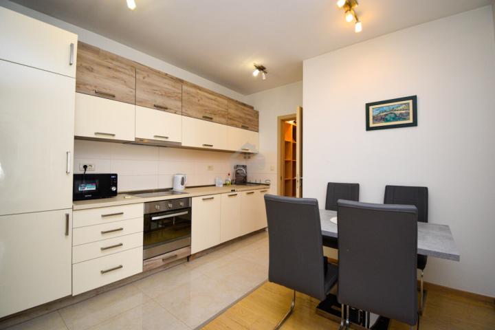 Dvosoban stan 70m2 + garaža, City Kvart - Podgorica