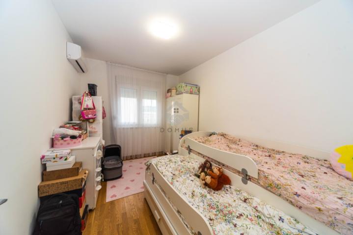 Dvosoban namješten stan 63m2 + garaža, City Kej – Podgorica