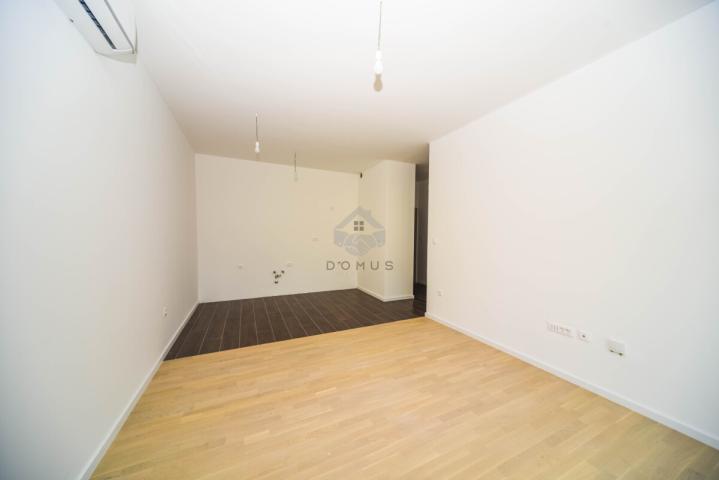 Jednosoban nov stan 45m2 + parking, Tološi - Podgorica