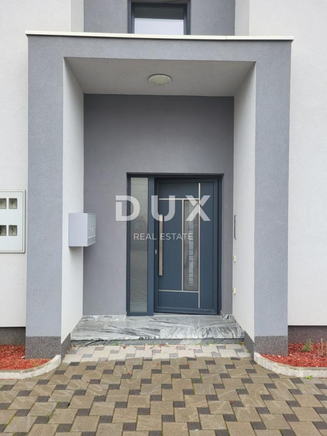 PREKO, ZADAR - Penthouse novogradnja s bazenom, 2 minute od plaže!