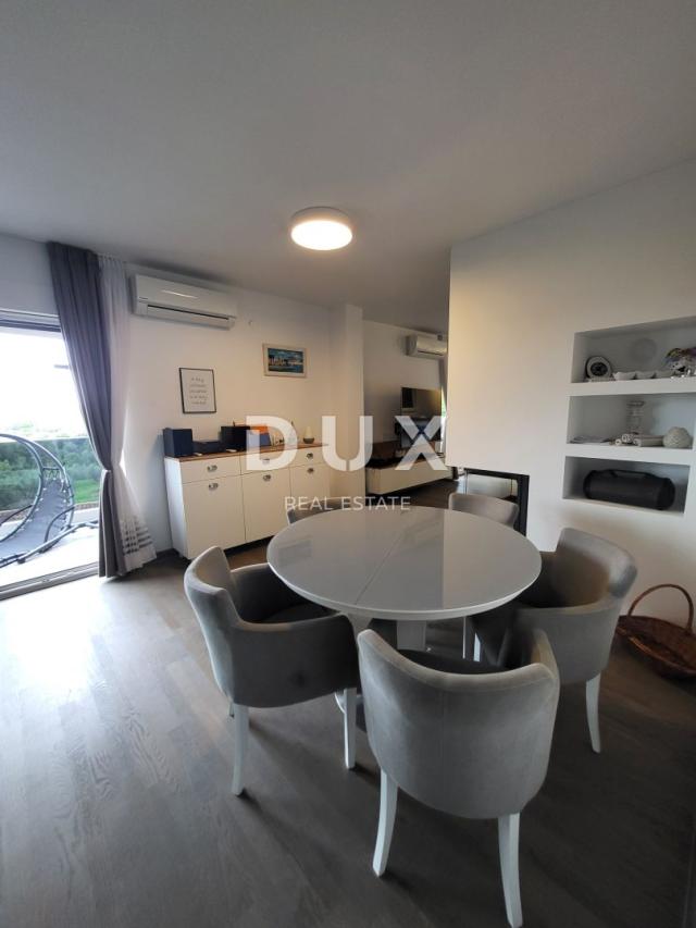 PREKO, ZADAR - Penthouse novogradnja s bazenom, 2 minute od plaže!