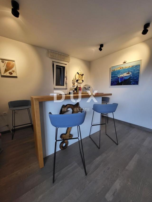 PREKO, ZADAR - Penthouse novogradnja s bazenom, 2 minute od plaže!