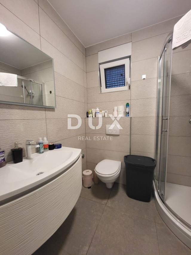 PREKO, ZADAR - Penthouse novogradnja s bazenom, 2 minute od plaže!