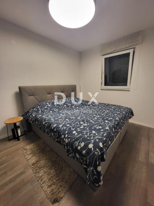 PREKO, ZADAR - Penthouse novogradnja s bazenom, 2 minute od plaže!