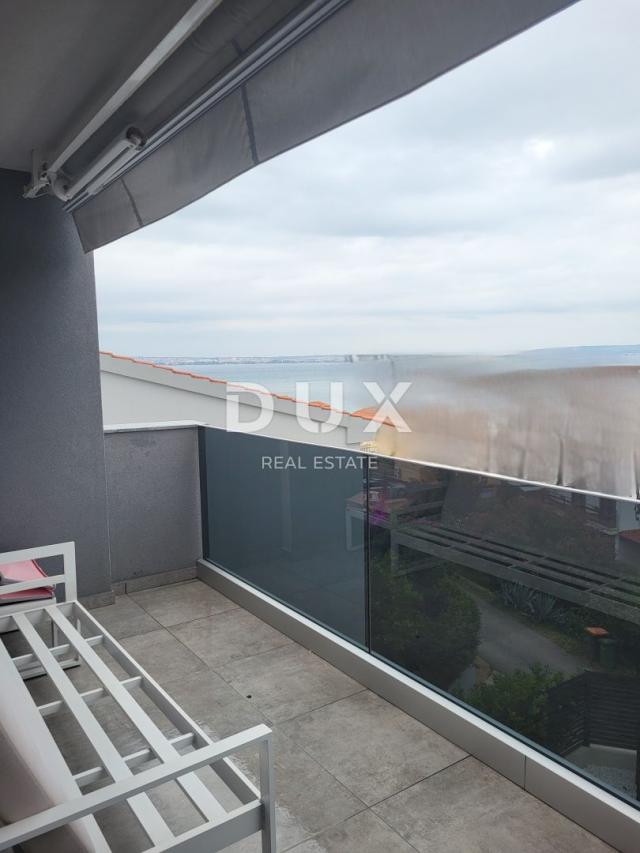 PREKO, ZADAR - Penthouse novogradnja s bazenom, 2 minute od plaže!