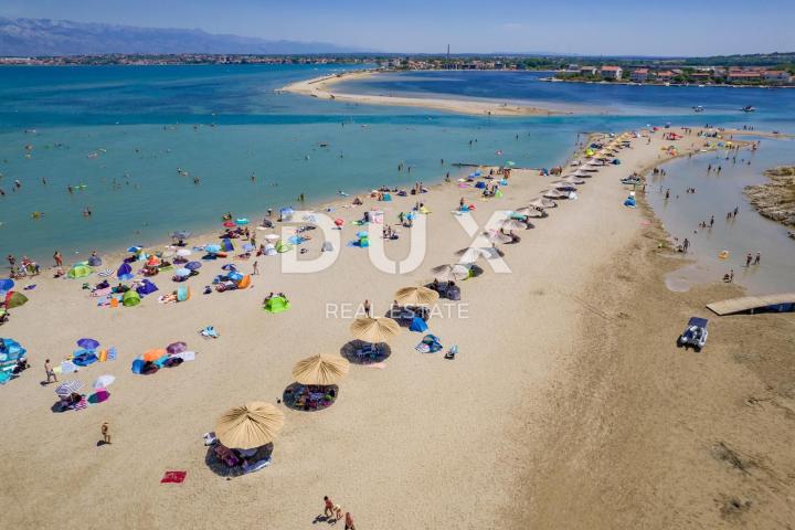 ZADAR, SABUNIKE - Građevinsko zemljište 400 metara od plaže!