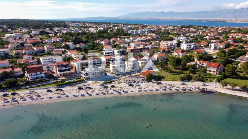 ZADAR, VIR – Luxuriöse Wohnung mit Dachterrasse und wunderschönem Meerblick vor dem Strand Jadro! BS