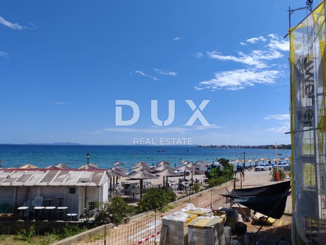 ZADAR, VIR – Luxuriöse Wohnung mit Dachterrasse und wunderschönem Meerblick vor dem Strand Jadro! BS