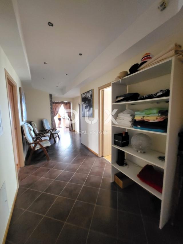 PRIVLAKA, ZADAR – EXKLUSIVE GELEGENHEIT – Wohnung in der 1. Reihe zum Meer!
