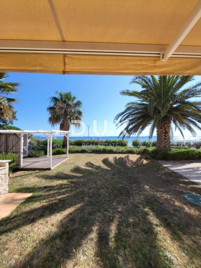 PRIVLAKA, ZADAR – EXKLUSIVE GELEGENHEIT – Wohnung in der 1. Reihe zum Meer!