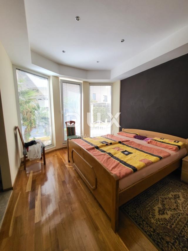 PRIVLAKA, ZADAR – EXKLUSIVE GELEGENHEIT – Wohnung in der 1. Reihe zum Meer!