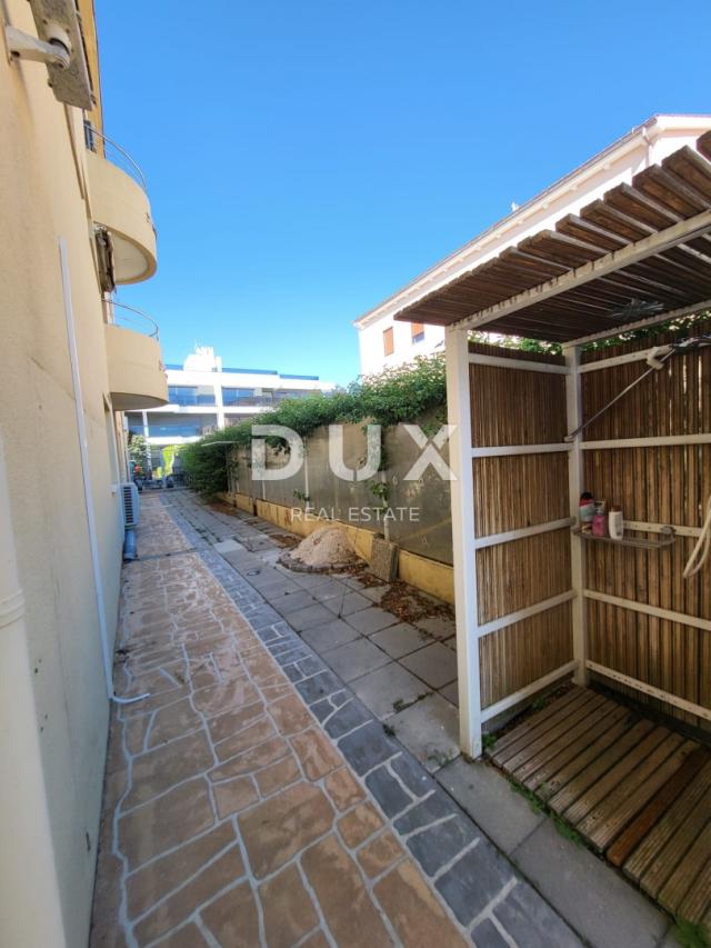 PRIVLAKA, ZADAR – EXKLUSIVE GELEGENHEIT – Wohnung in der 1. Reihe zum Meer!