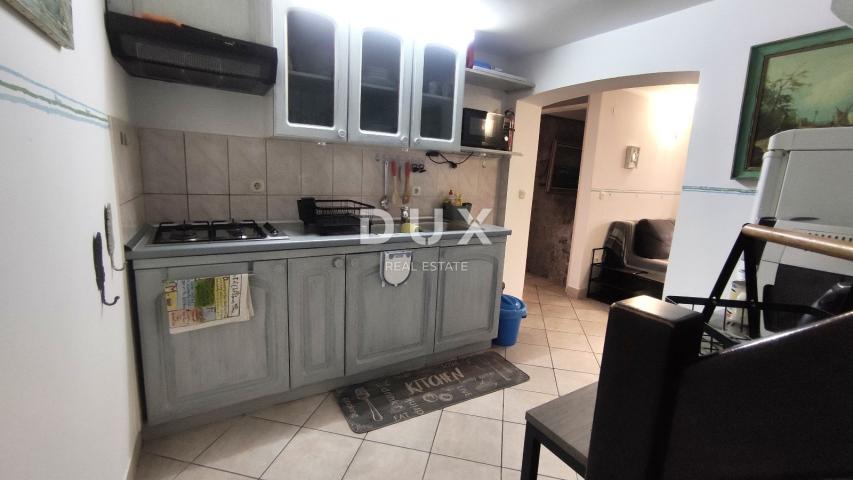 MURTER, BETINA - PRILIKA! Šarmantna kamena kuća na 3 etaže