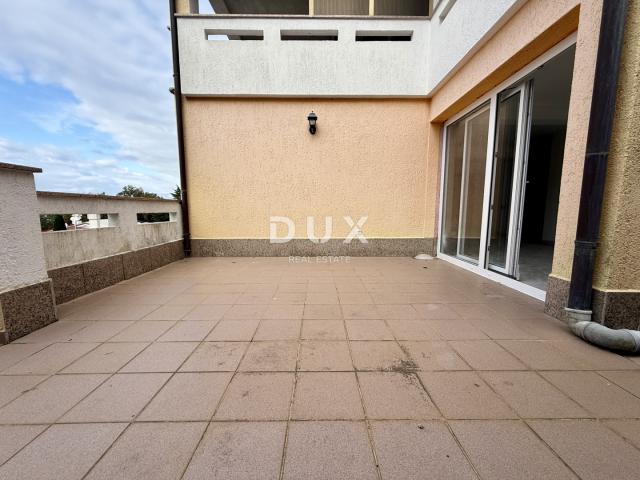 OTOK KRK, NJIVICE - 3S+DB s pogledom na more!