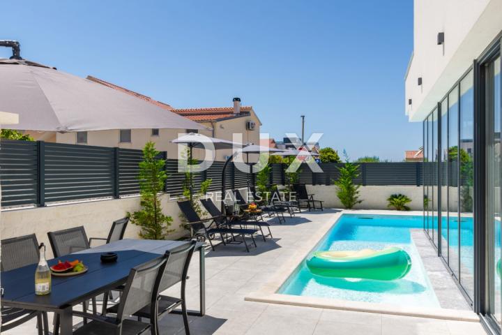 ZADAR, VRSI - Luksuzna vila s pogledom na more