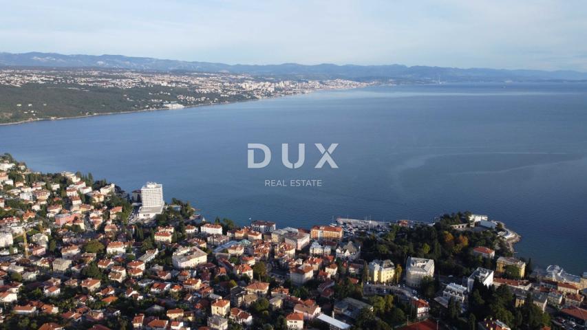 OPATIJA, CENTAR - građevinsko zemljište 950m2 s građ. dozvolom i panoramskim pogledom na more za obi