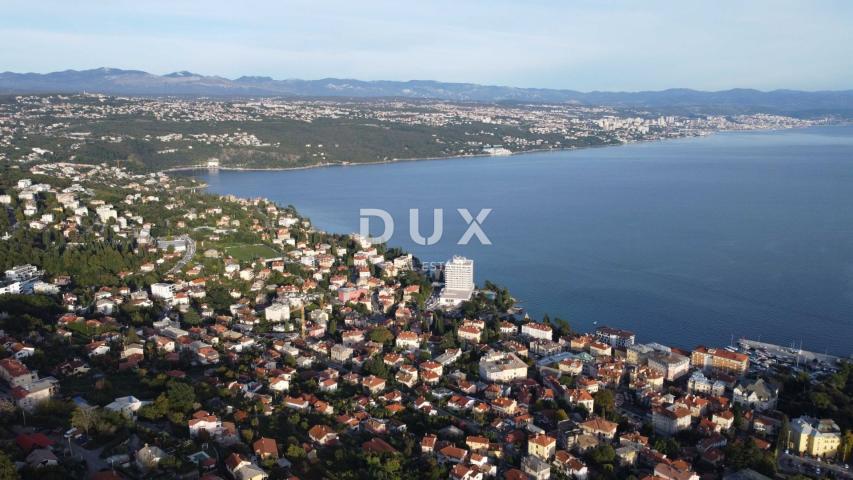 OPATIJA, CENTAR - građevinsko zemljište 950m2 s građ. dozvolom i panoramskim pogledom na more za obi