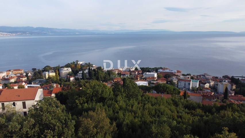 OPATIJA, CENTAR - građevinsko zemljište 950m2 s građ. dozvolom i panoramskim pogledom na more za obi
