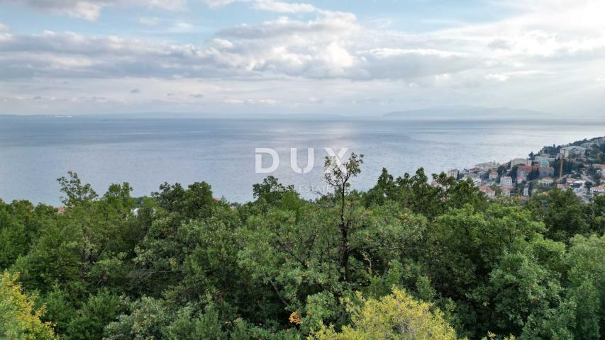 OPATIJA, CENTAR - građevinsko zemljište 950m2 s građ. dozvolom i panoramskim pogledom na more za obi