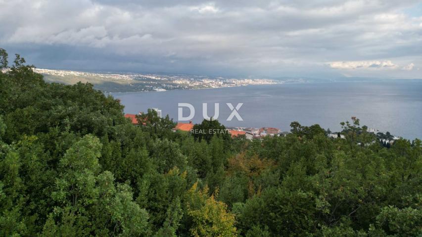 OPATIJA, CENTAR - građevinsko zemljište 950m2 s građ. dozvolom i panoramskim pogledom na more za obi