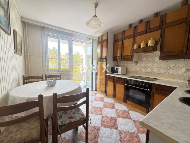 RIJEKA, SRDOČI – 3S stan s balkonom, 65m2, odlična lokacija