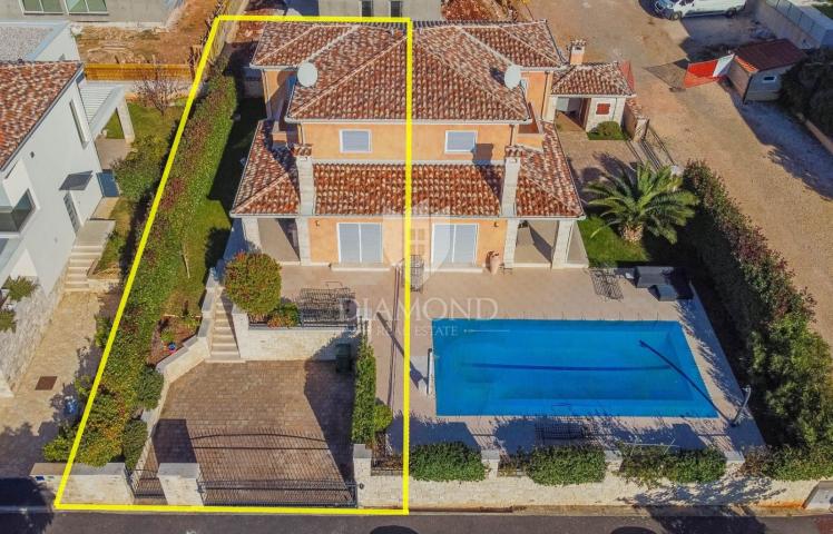 Novigrad, okolica! Predivna kuća 200 metara do mora!