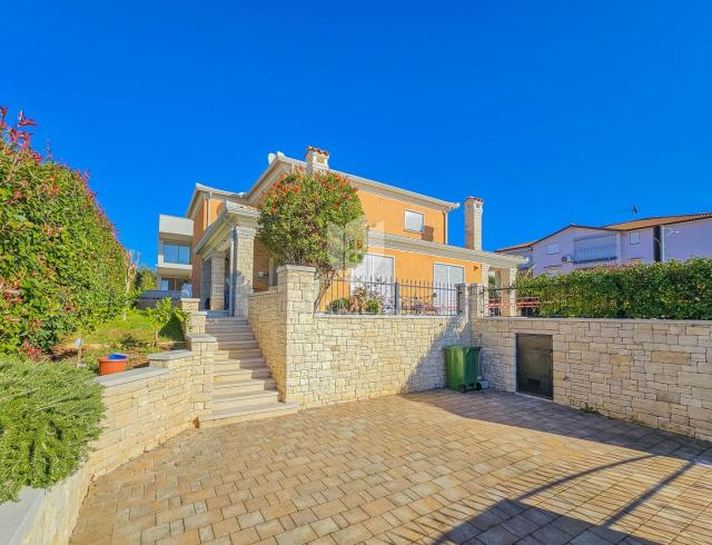 Novigrad, okolica! Predivna kuća 200 metara do mora!