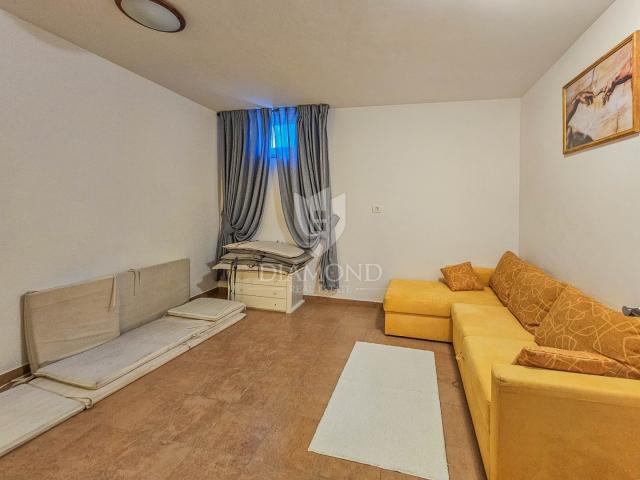 Novigrad, okolica! Predivna kuća 200 metara do mora!