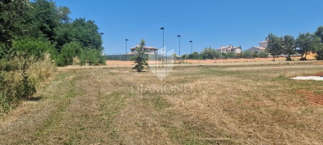 Građevinsko zemljište 868 m² u Vižinadi – idealno za vilu ili obiteljsku kuću