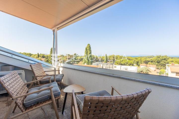 Istra, Pula, potpuno renovirani stan u austrougarskoj vili, 100 m od plaže