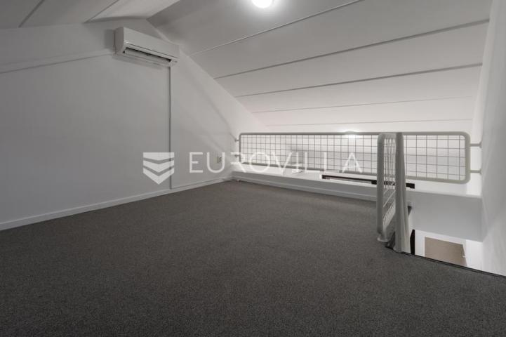 Istra, Duga Uvala, 2. kat, adaptirani apartman u sklopu naselja s pogledom na more, 150 m od mora