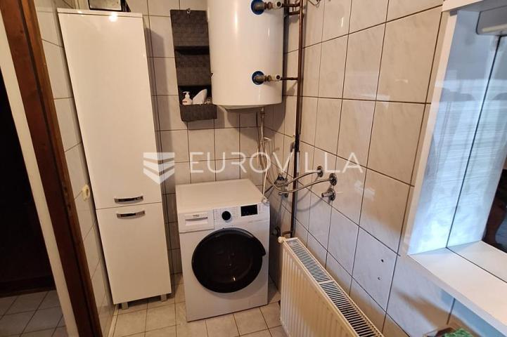 Karlovac, Zadobarje, kuća 225 m², renovirana, kompletno opremljena