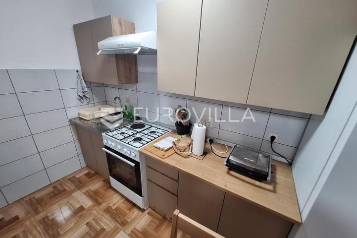 Karlovac, Zadobarje, kuća 225 m², renovirana, kompletno opremljena