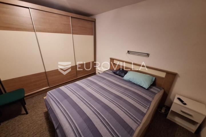 Karlovac, Zadobarje, kuća 225 m², renovirana, kompletno opremljena