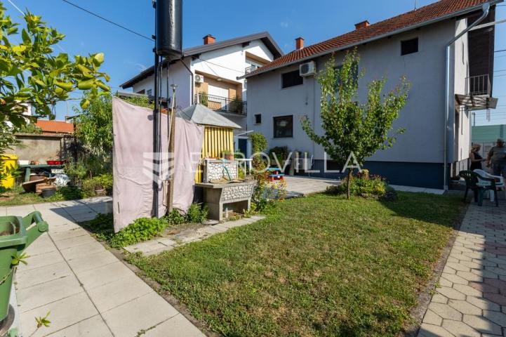 Slavonski Brod, visoka prizemnica Mali Pariz