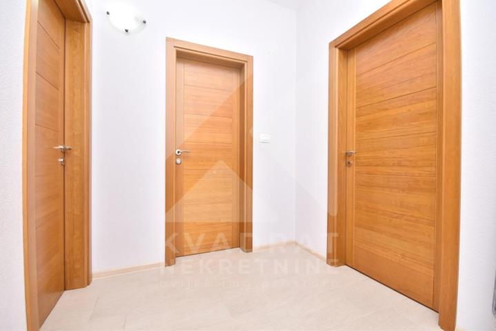 Izdavanje, Dvosoban stan, Podgorica, Zagorič, 84m2