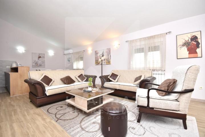 Izdavanje, Dvosoban stan, Podgorica, Zagorič, 84m2