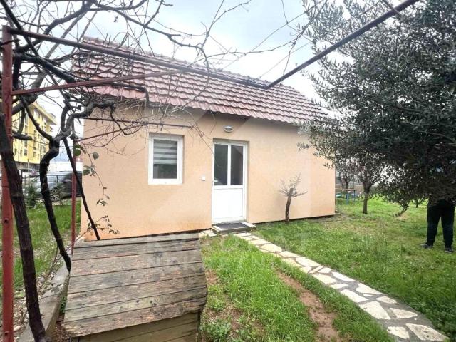 Izdavanje, Garsonjera, Podgorica, Stari Aerodrom, 31m2