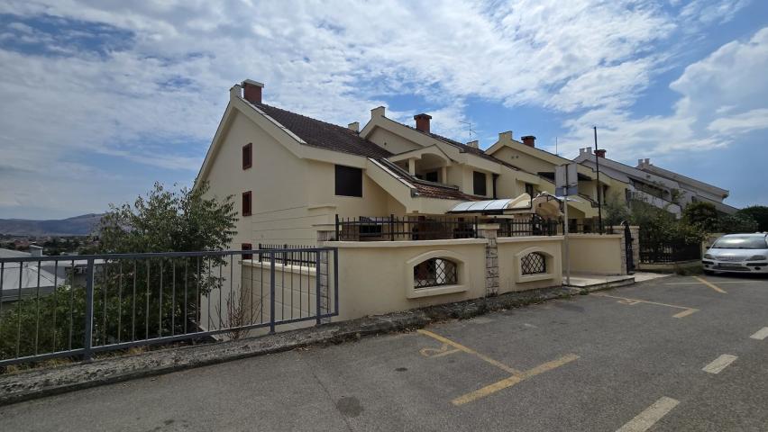 Poslovni prostor, 280m2, Gorica C, Podgorica