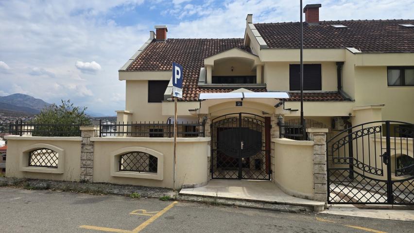 Poslovni prostor, 280m2, Gorica C, Podgorica